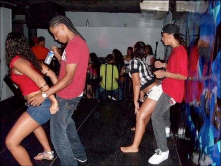 La roulette del sesso che spopola in Colombia La roulette del sesso che spopola in Colombia