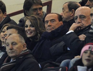 Il comunicato di Berlusconi letto da Biscardi (e la smentita del Milan)
