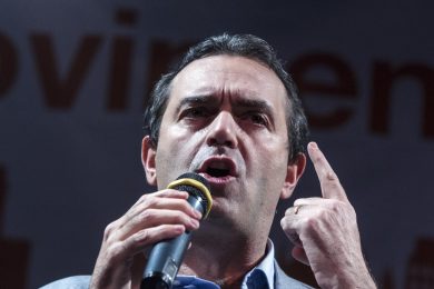 Napoli e le bugie di De Magistris