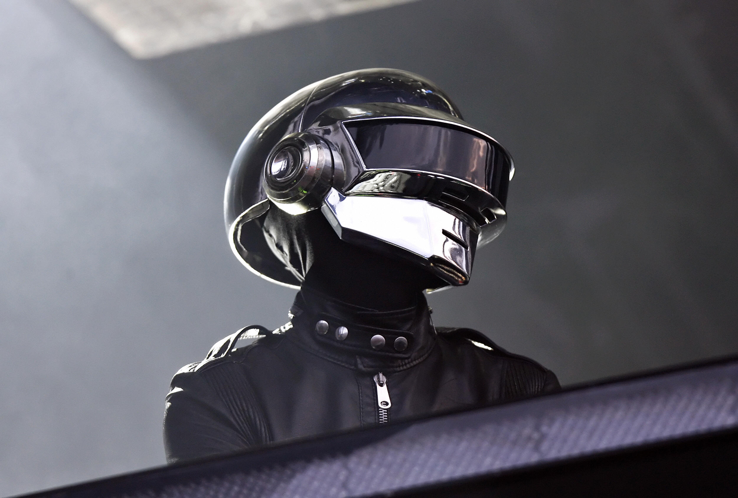 Come costruire il casco dei Daft Punk