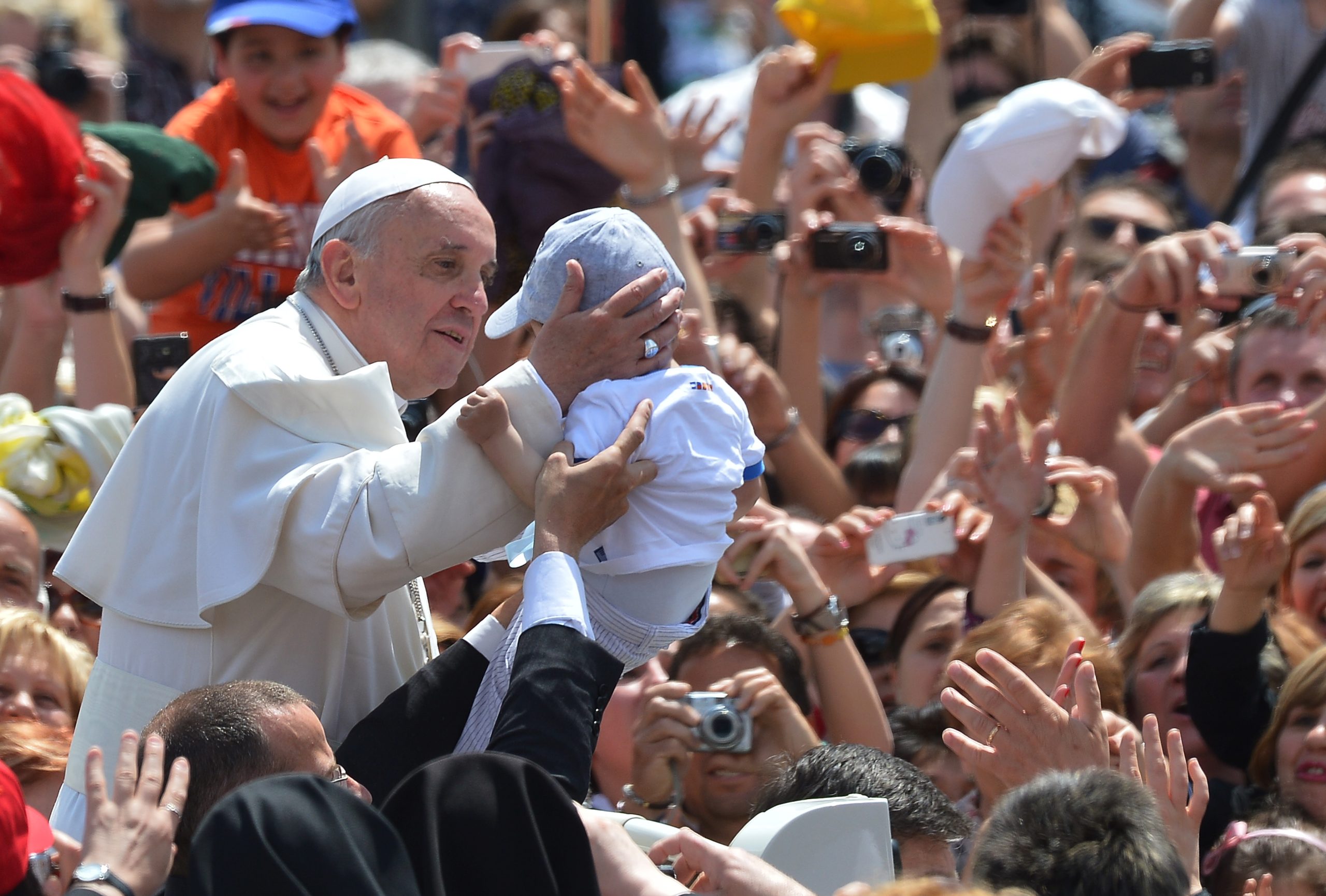 E’ argentino il nuovo segretario di Papa Francesco