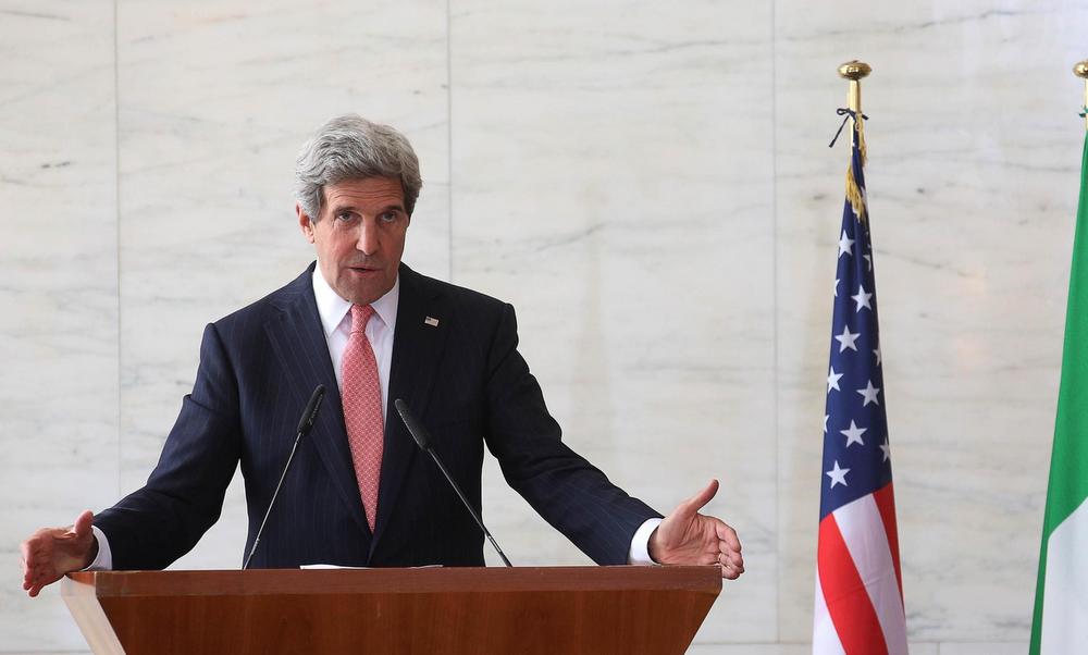 Hillary addio, Kerry cambia stile