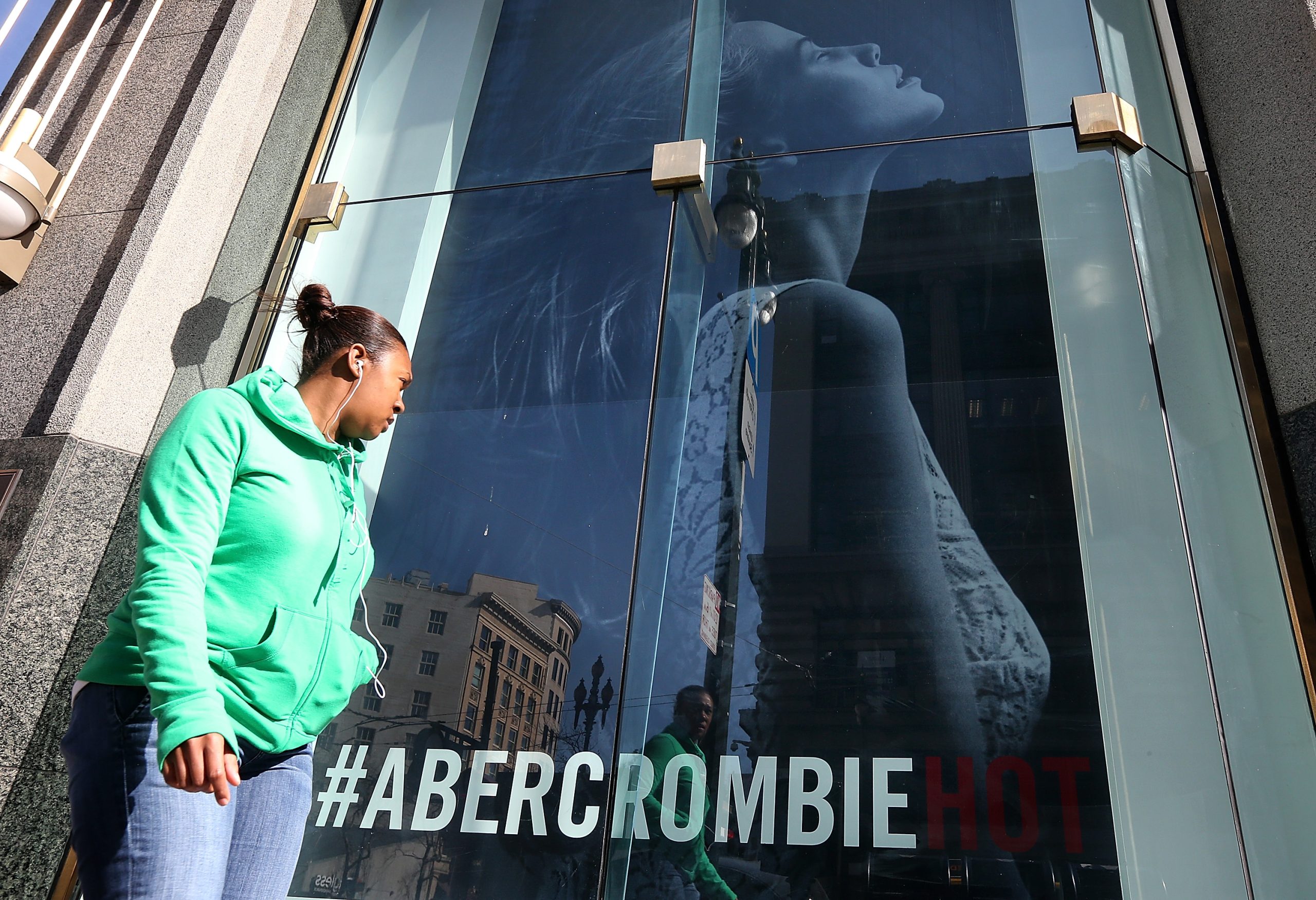 Per Abercrombie & Fitch solo clienti belli e magri Per Abercrombie & Fitch solo clienti belli e magri