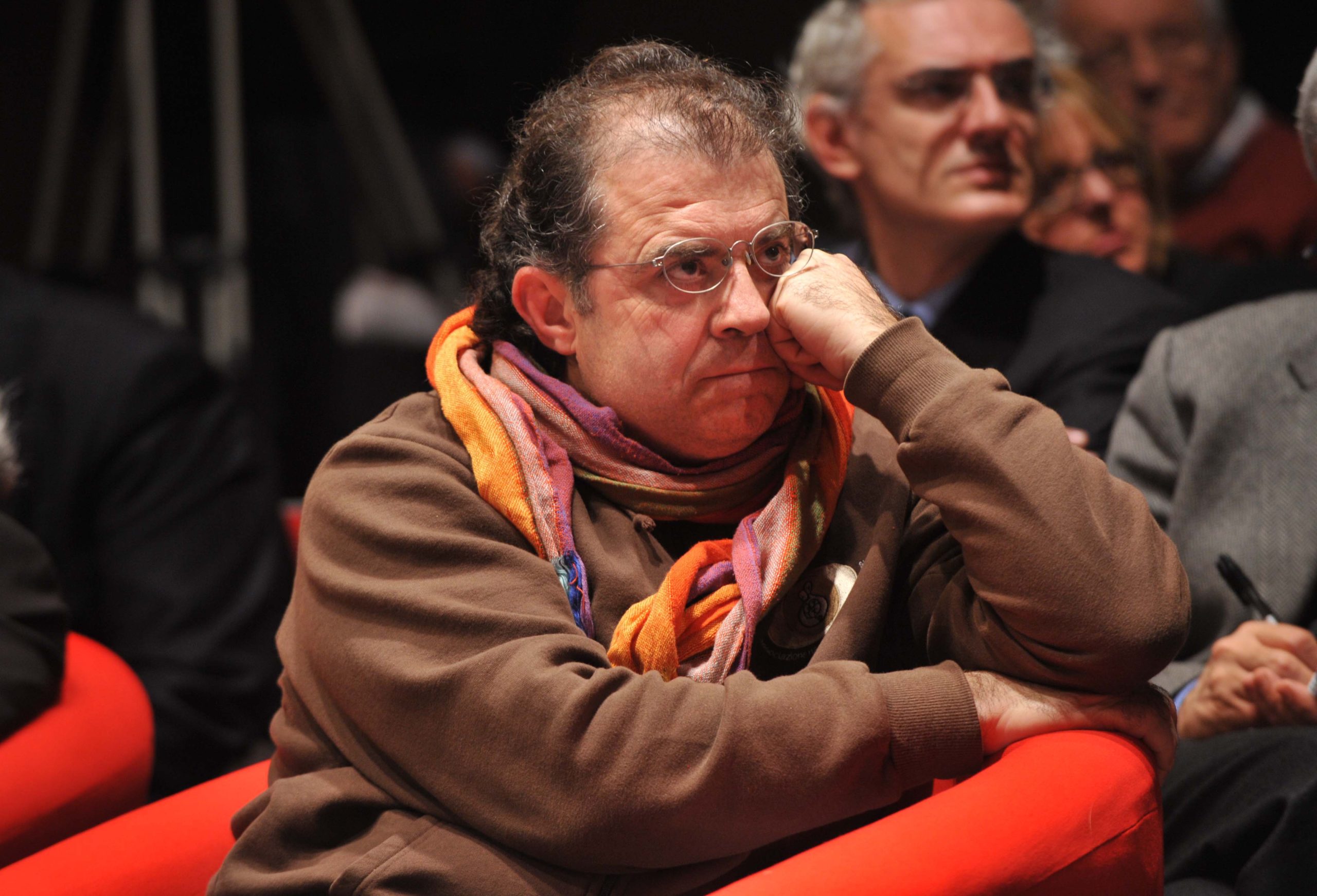 “Cari colleghi onorevoli, ecco come si campa con 2.500 euro” “Cari colleghi onorevoli, ecco come si campa con 2.500 euro”