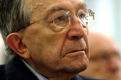 È morto Giulio Andreotti: 5 libri per capirlo