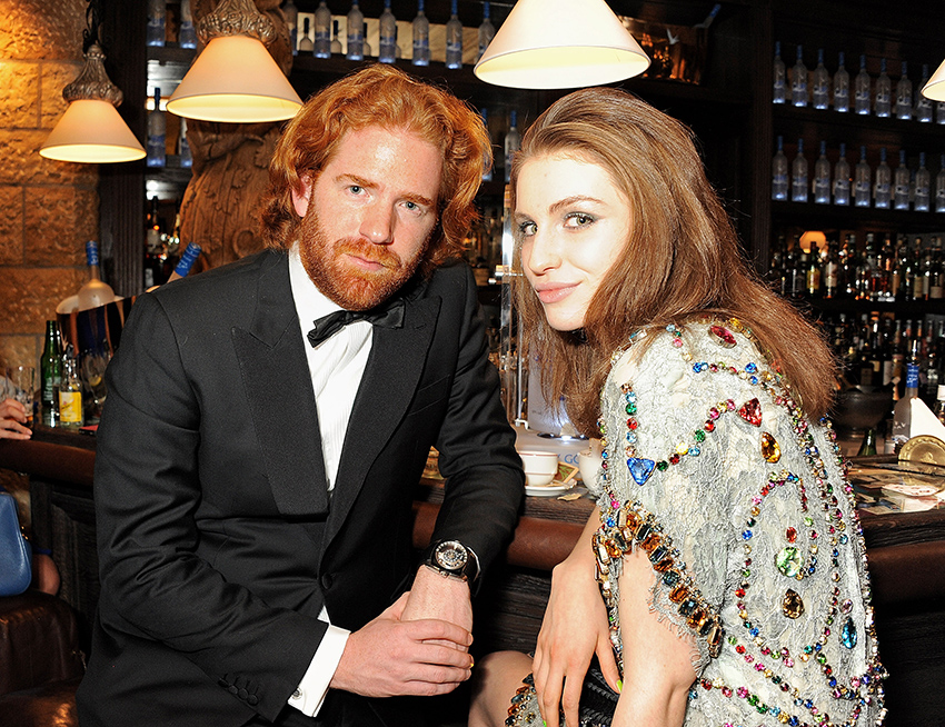 Asmallworld, sito per vip giovani, carini e collegati