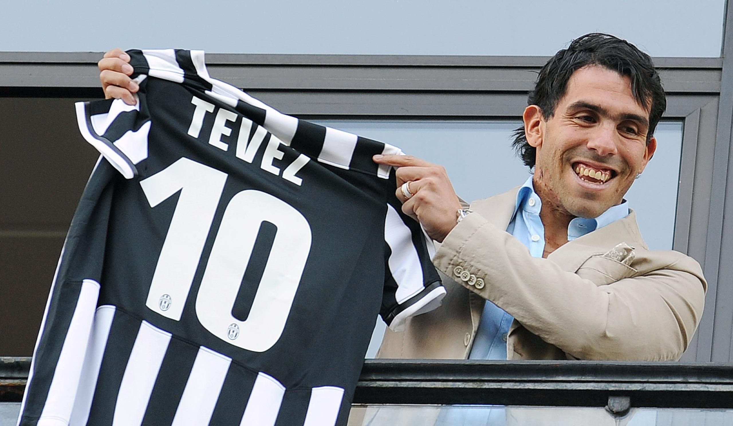 Tevez è arrivato: le prime foto Tevez è arrivato: le prime foto