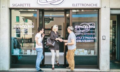 Sigarette elettroniche: quanto business in un po’ di vapore