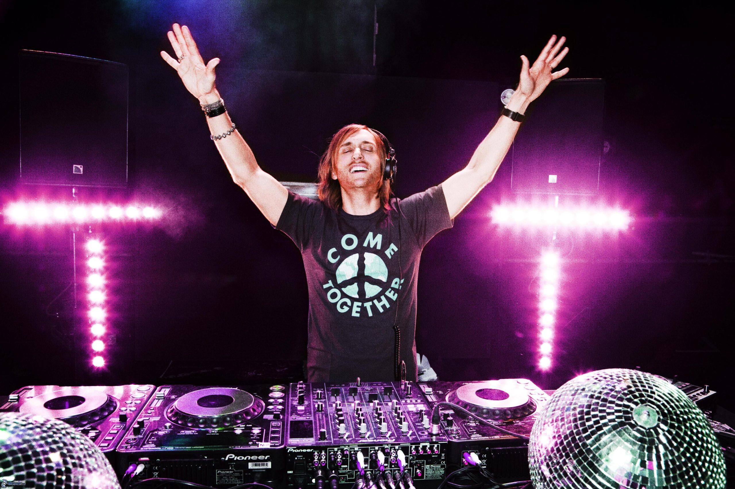 Guetta, Kalkbrenner, Van Buuren: i 3 top Dj dal vivo in Italia Guetta, Kalkbrenner, Van Buuren: i 3 top Dj dal vivo in Italia