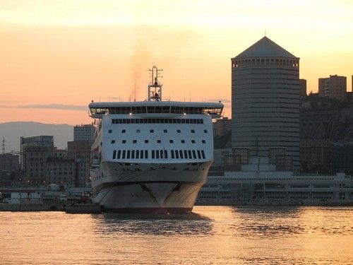 Traghetti & tariffe d’oro: la guerra degli armatori