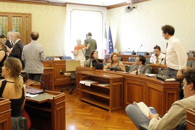 Gallinella (M5S): “Cercano di comprarci”