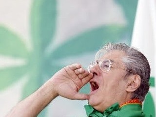 Reguzzoni: Fermatevi su Bossi, sarebbe la fine della Lega