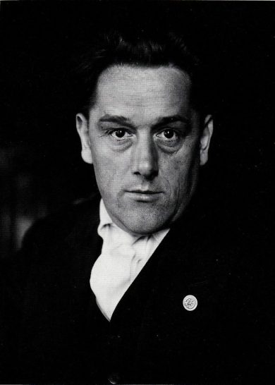 “Willi Münzenberg, il megafono di Stalin”: l’uomo che inventò la propaganda