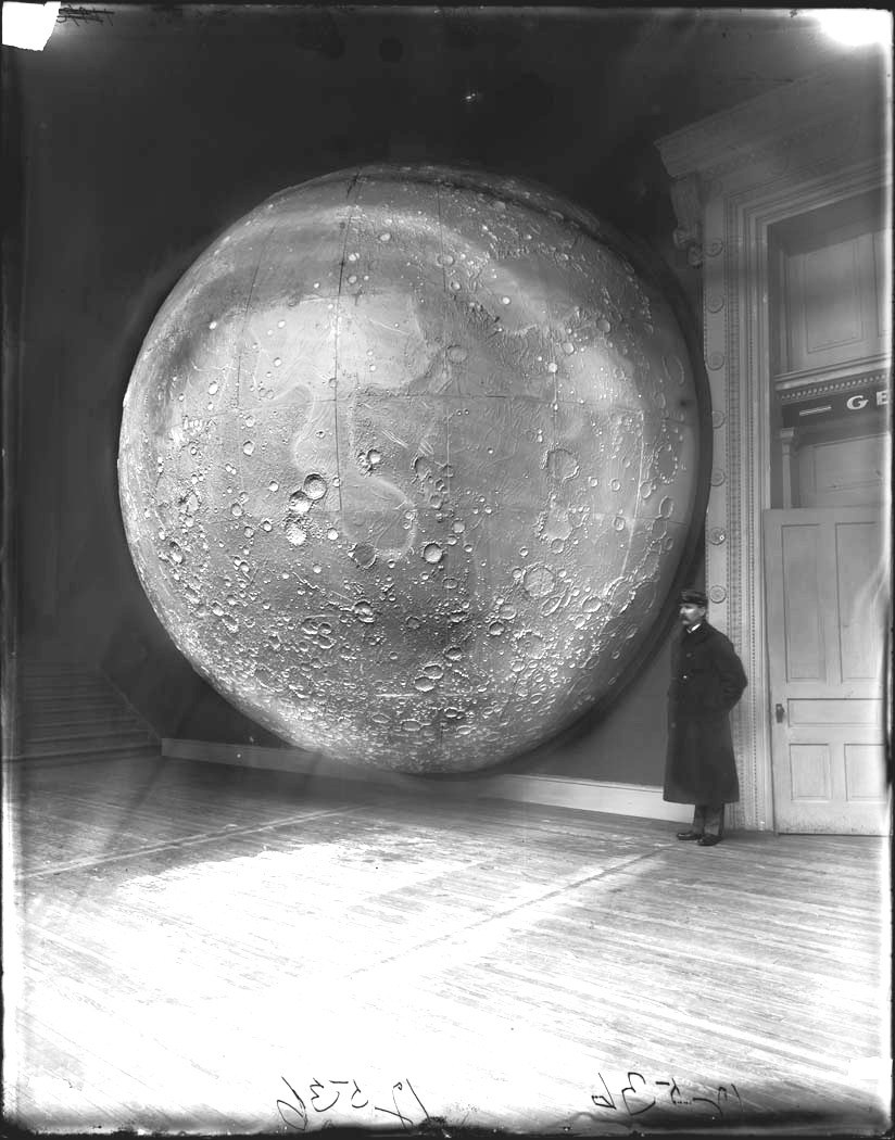 «La luna è una vescica di strutto»: il lirismo sadico e l’angoscia del lupo mannaro