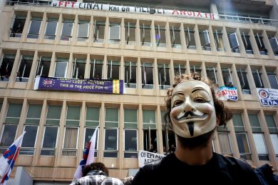 La Grecia spegne la tv e le speranze di ripresa