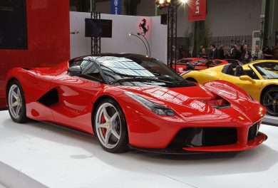 Billionaires on holiday: discovering Italy driving a Ferrari