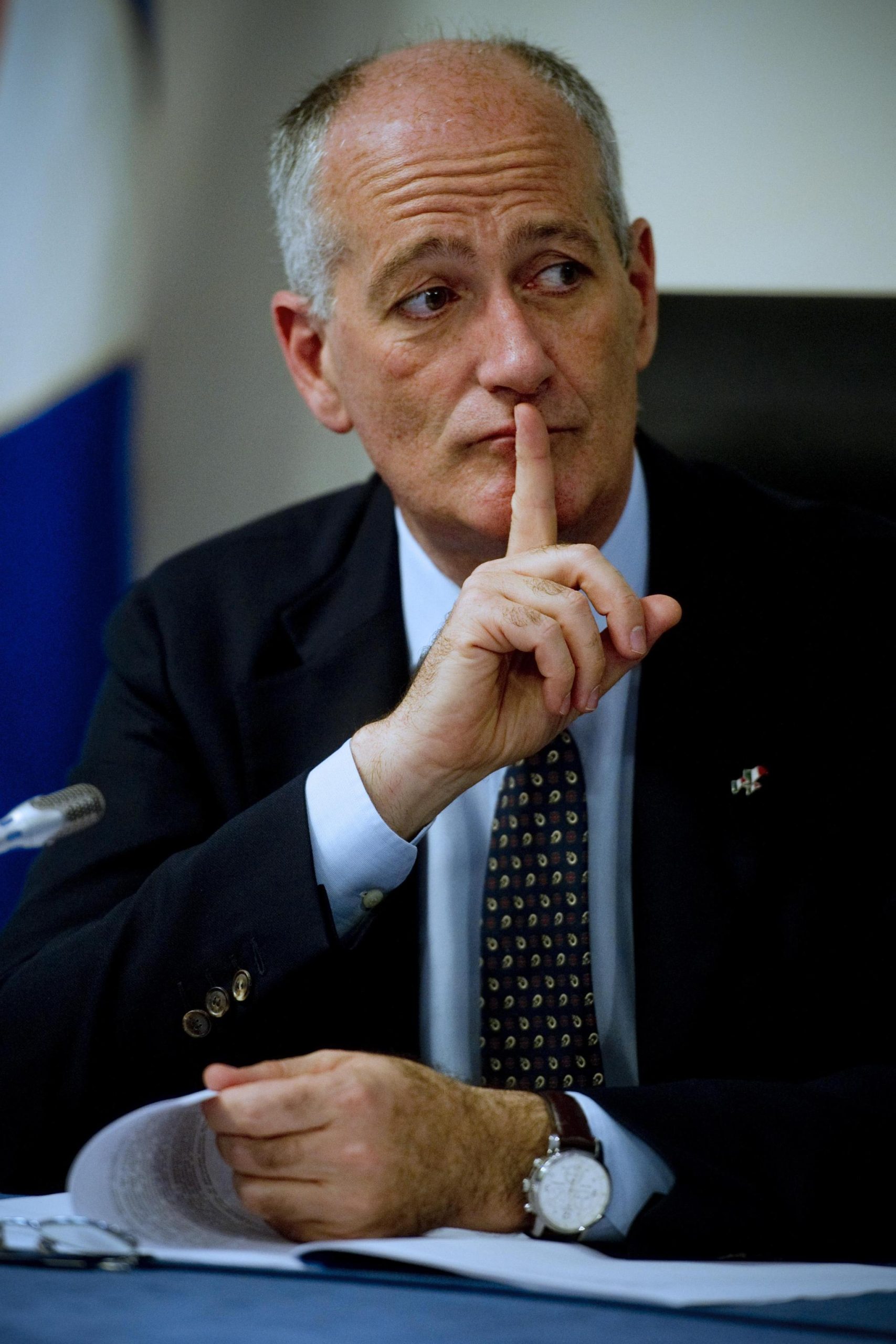 Gabrielli lascia la protezione civile Gabrielli lascia la protezione civile