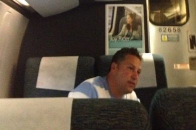 «Tuo marito ti tradisce»: la vendetta corre su Facebook