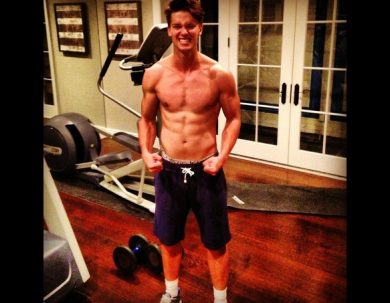 Schwarzenegger mostra i muscoli (ma è il figlio)