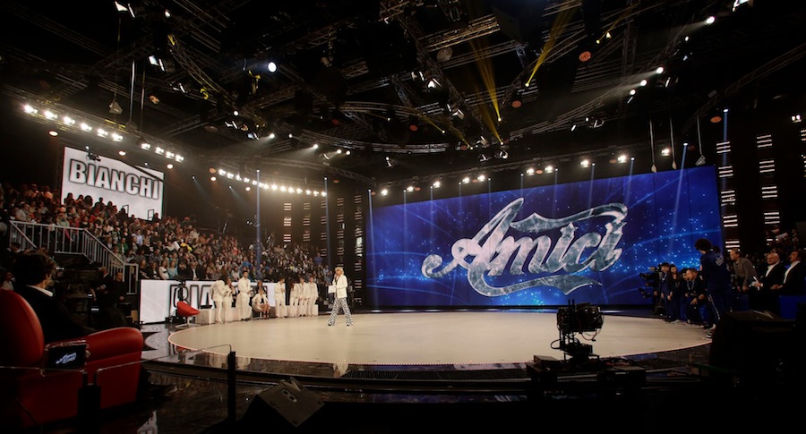 Amici, cast riconfermato ma De Martino e la Maionchi non ci saranno Amici, cast riconfermato ma De Martino e la Maionchi non ci saranno