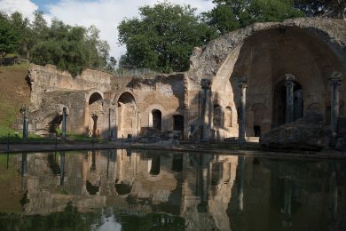 Los Angeles Times chooses an Italian-style villa as home of the week