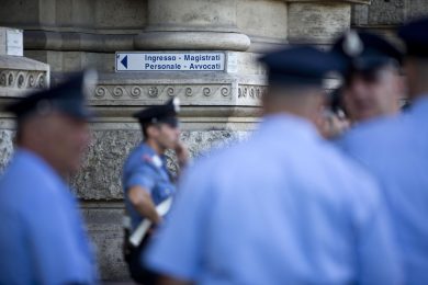 Ed il Pd (tranne Renzi) tifa per l’assoluzione di Berlusconi