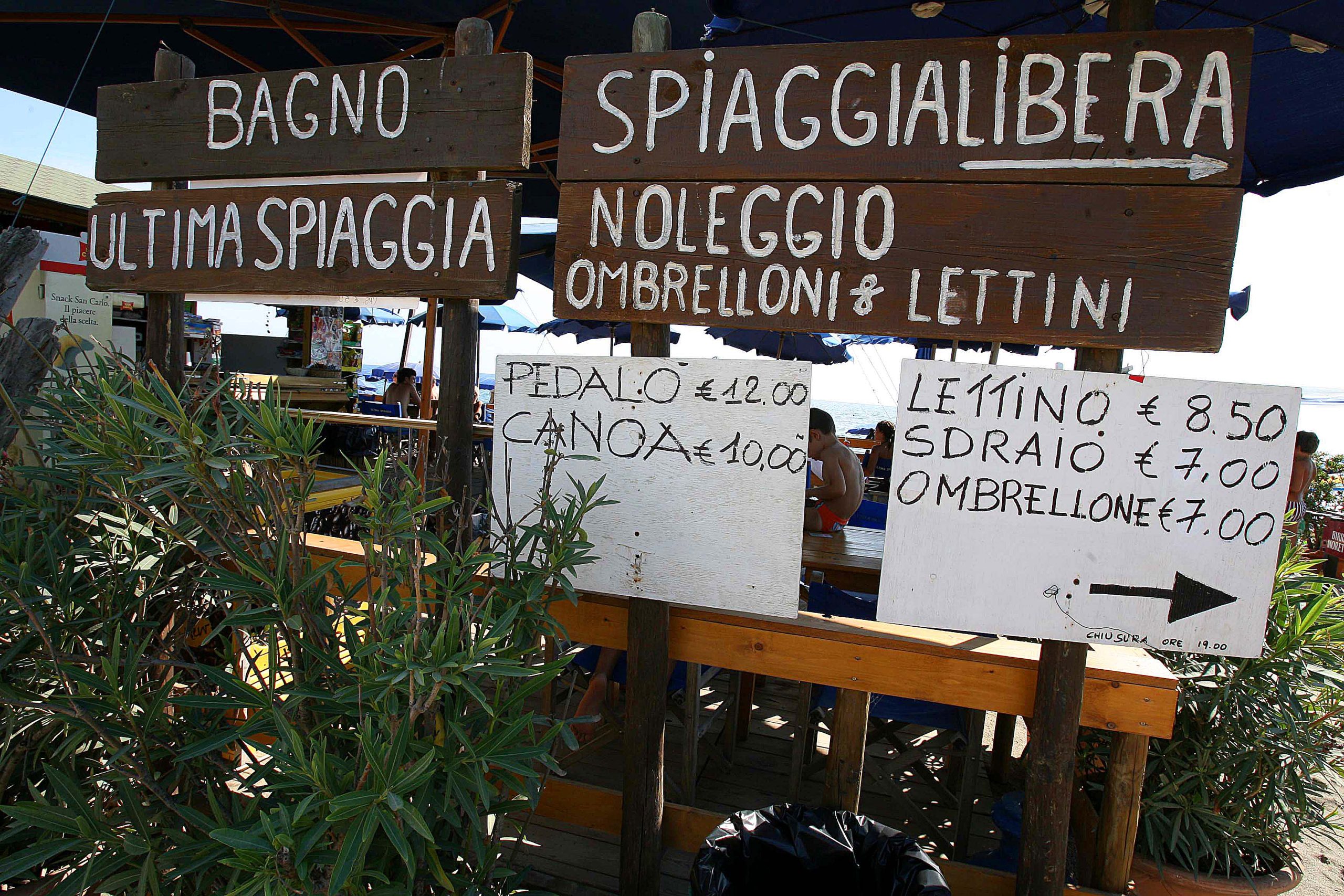 Spiagge low cost: le soluzioni per una vacanza anti – crisi Spiagge low cost: le soluzioni per una vacanza anti – crisi