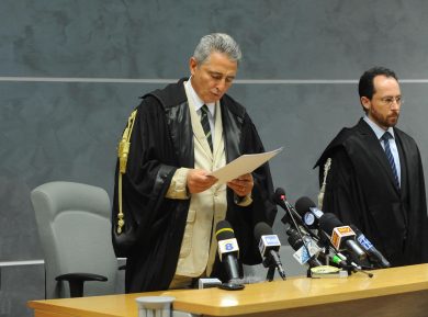 La sinistra abbandona Del Turco