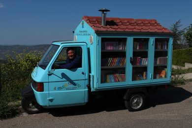 I libri mettono le ruote: il Bibliomotocarro