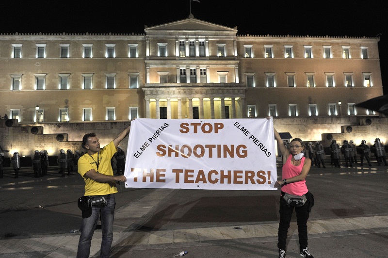 Grecia, 25mila licenziamenti per coprire il fallimento delle privatizzazioni Grecia, 25mila licenziamenti per coprire il fallimento delle privatizzazioni