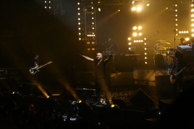 Giorgio Armani meets youngsters’ taste dressing up Negramaro band