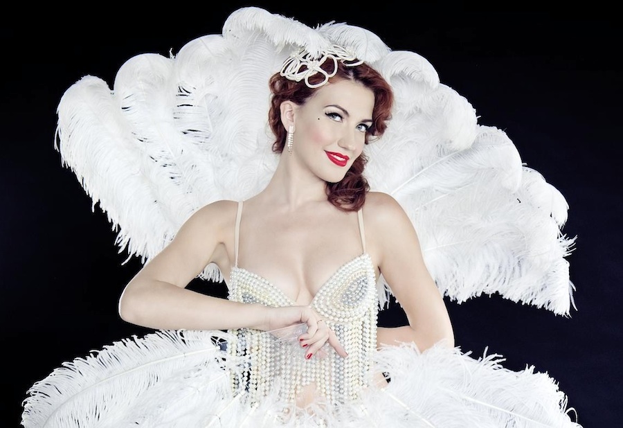 Giulia Di Quilio: “Vi svelo tutti i segreti del burlesque” Giulia Di Quilio: “Vi svelo tutti i segreti del burlesque”