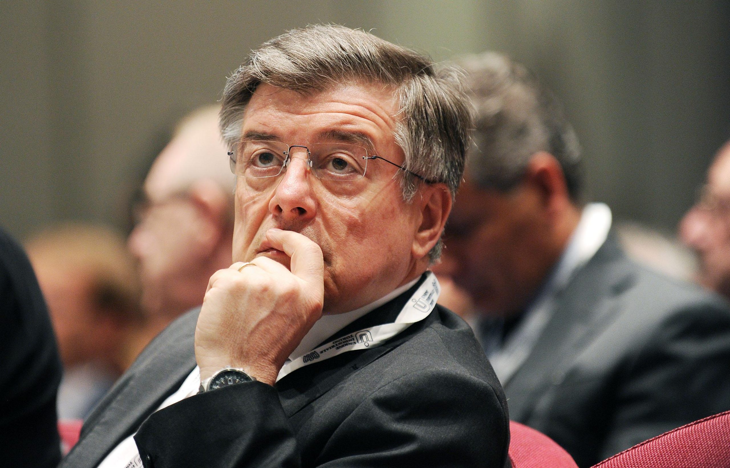 Zanonato, il ministro Zelig che fa opposizione a se stesso