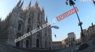 Ecco il video del paracadutista del Duomo di MIlano