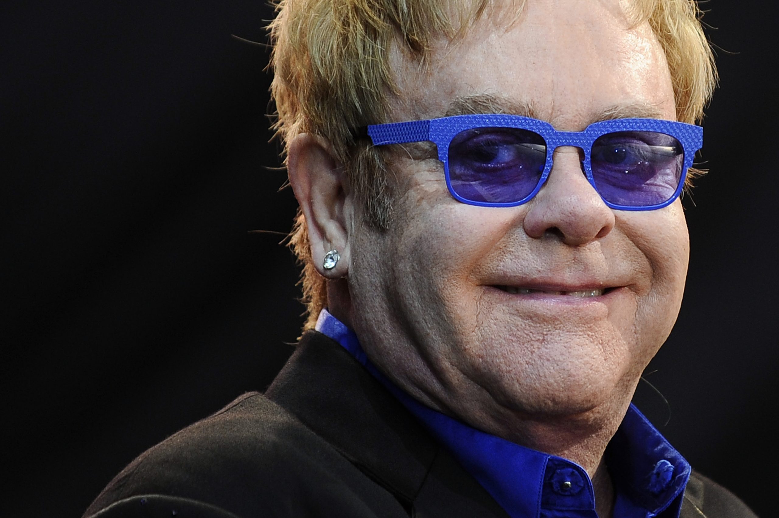 Elton John, i cantanti che escono dai talent show sono delle “nullità” Elton John, i cantanti che escono dai talent show sono delle “nullità”
