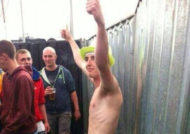 Sesso orale al concerto di Eminem, e la foto diventa virale