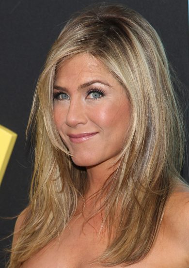 Jennifer Aniston cambia volo per dribblare Angelina Jolie