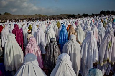 La fine del Ramadan e altre foto del giorno, 08.8.13