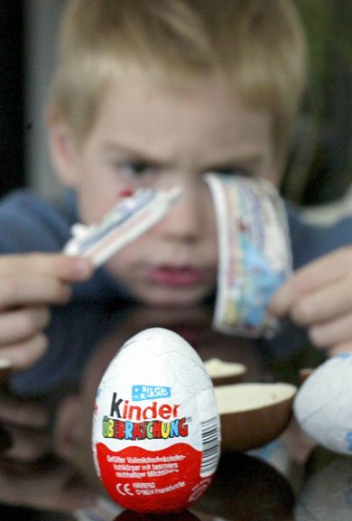 L’Inghilterra dichiara guerra agli Ovetti Kinder “sessuati”