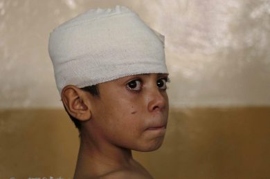 Le lacrime di Faisal a Peshawar e altre foto del giorno, 30.9.2013