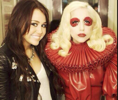 Lady Gaga, ironica “cattiva maestra” su Twitter