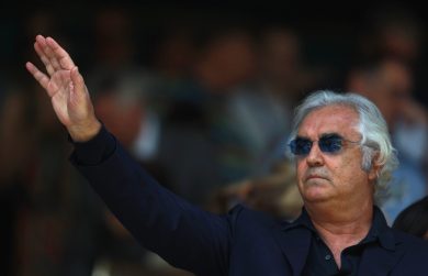Flavio Briatore e Roberto Cavalli, lite via Twitter a causa di Matteo Renzi