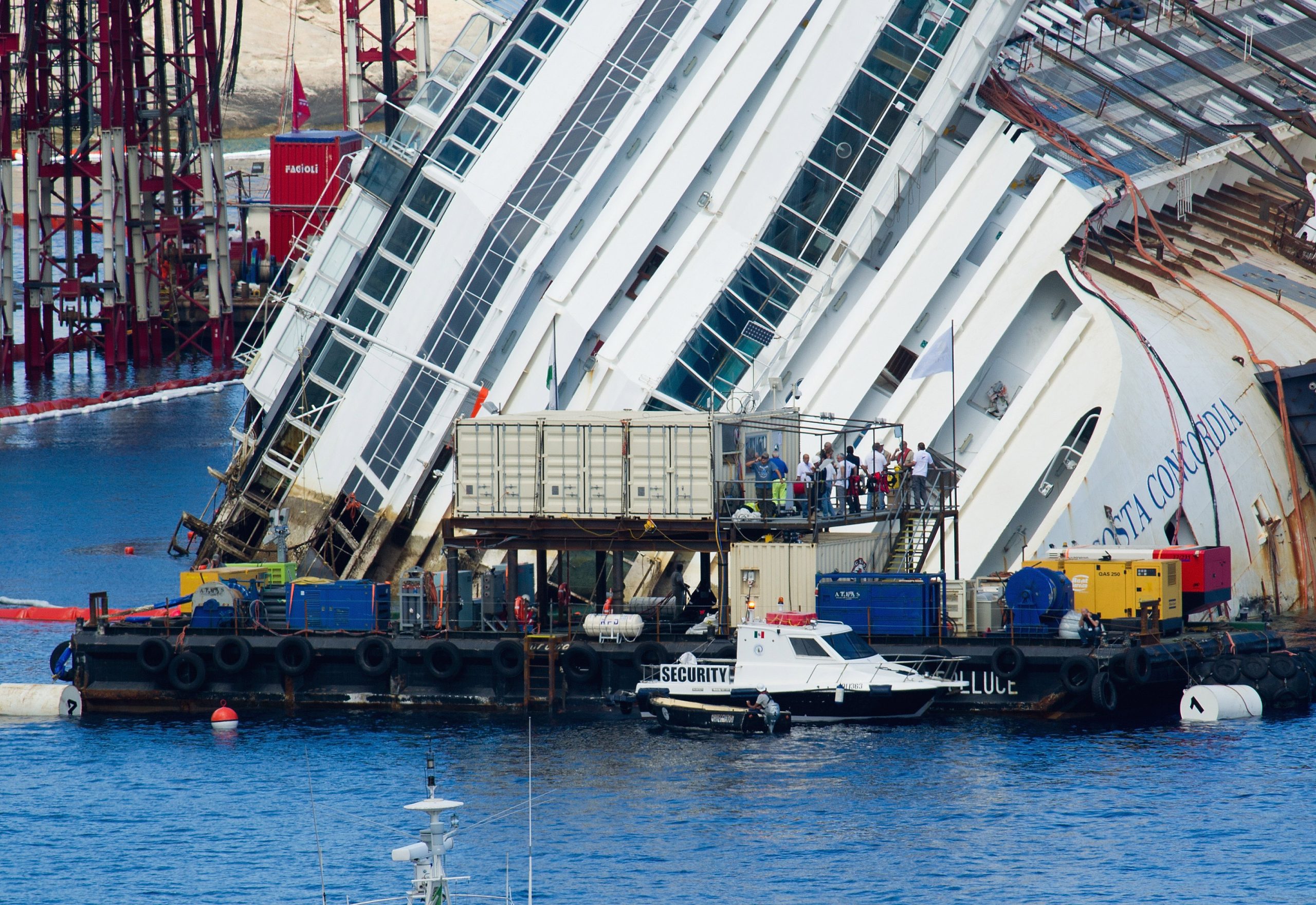 Costa Concordia: il recupero prosegue