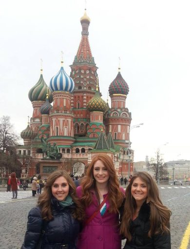 Le teenager esorciste: cacciano i demoni con crocifissi e calci