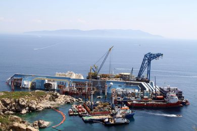 Costa Concordia: il recupero in cifre (da capogiro)