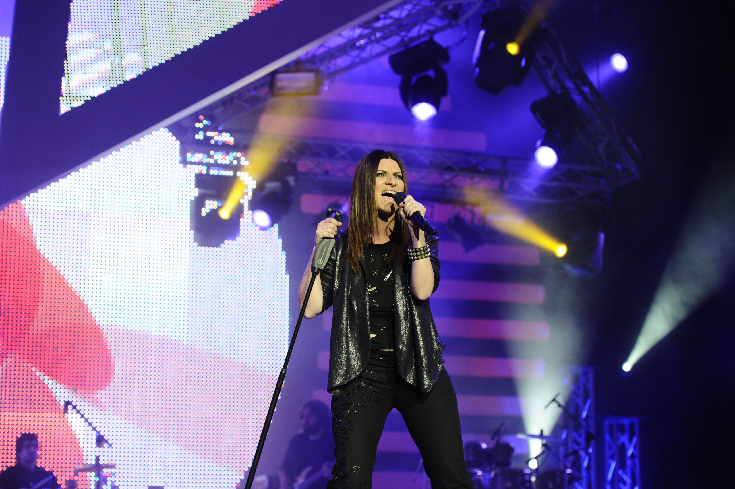 Laura Pausini: esce Limpido con Kylie Minogue – Video