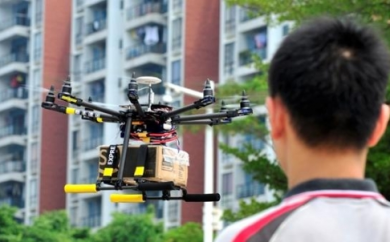 Il drone portapacchi