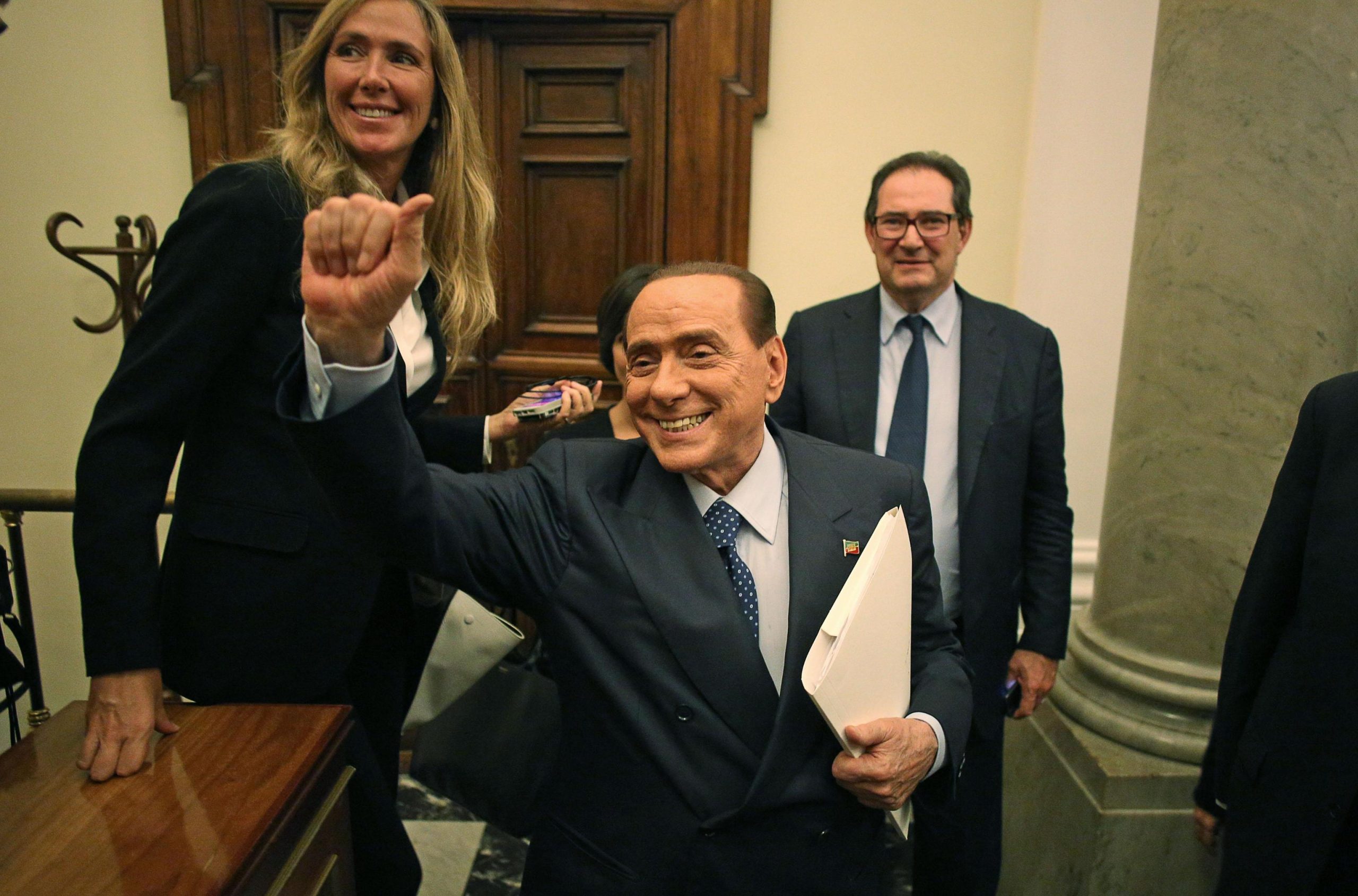 La lucida follia di Berlusconi