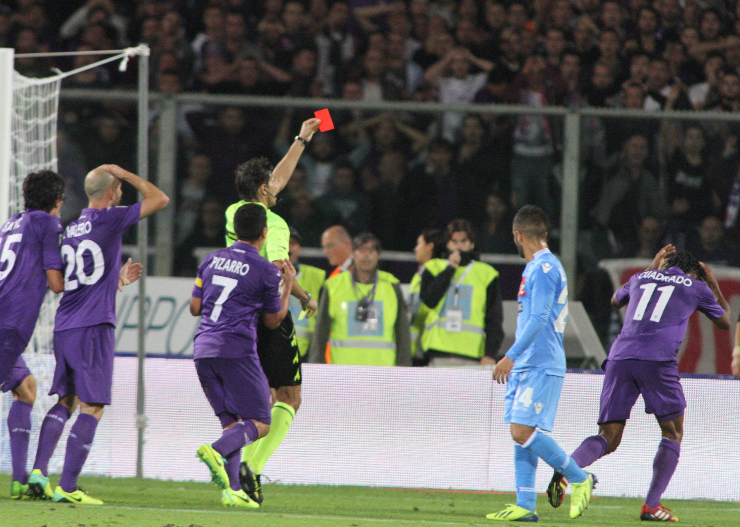 10° Giornata – Napoli, 6 punti in più grazie agli arbitri 10° Giornata – Napoli, 6 punti in più grazie agli arbitri