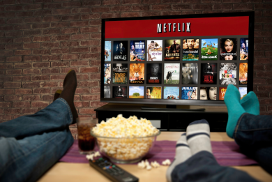 Netflix vuole portare i film sulla tv lo stesso giorno in cui escono al cinema